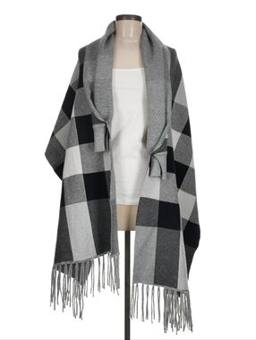 NWT Fadivo Black Grey White Plaid Poncho Scarf - 100% Acrylic Fringed One Size